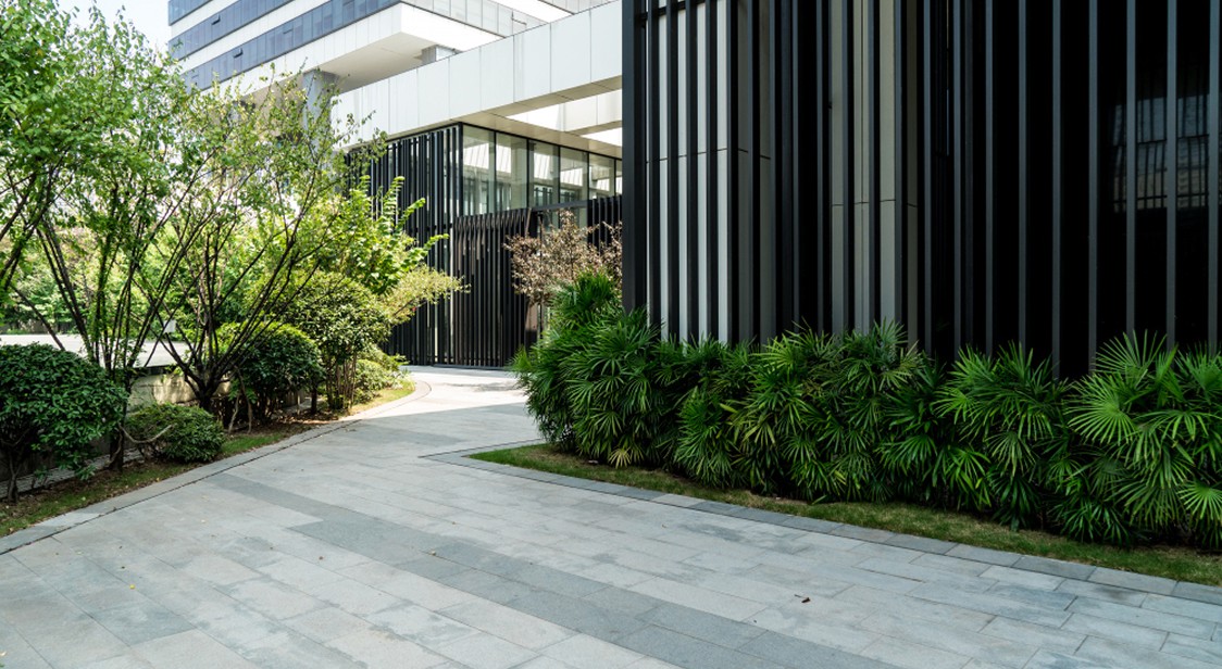 Commercial Gardening Services - Bayside Gardening Commercial Gardening Services